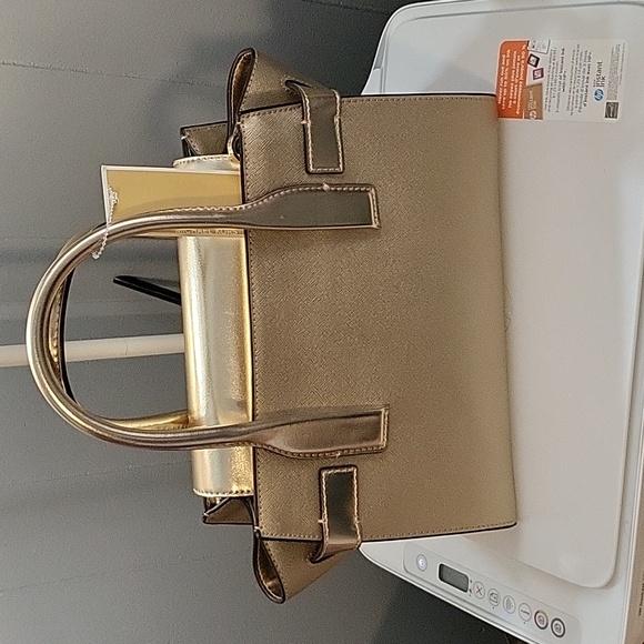 NWT MICHAEL KORS PALE GOLD CARMEN SATCHEL - Picture 2 of 14